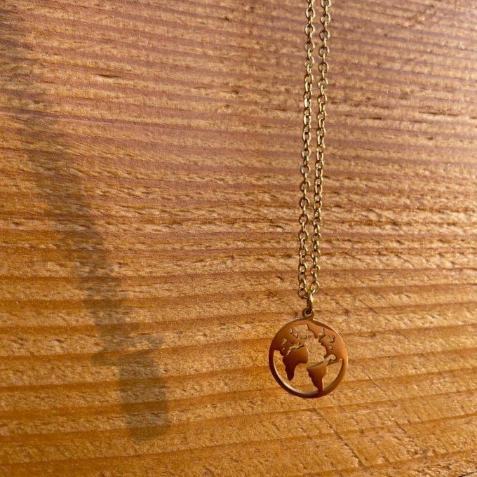 Collier doré WORLD