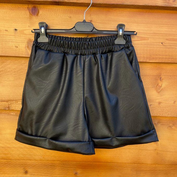 Short simili noir