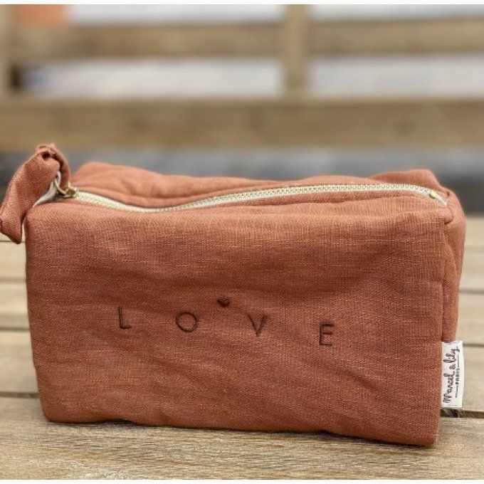 Trousse lin brodée LOVE - Cognac