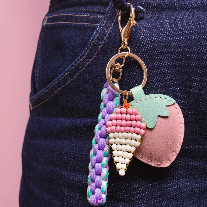 Kit Bag Charm Canette Pshiiit - Strawberry Milk