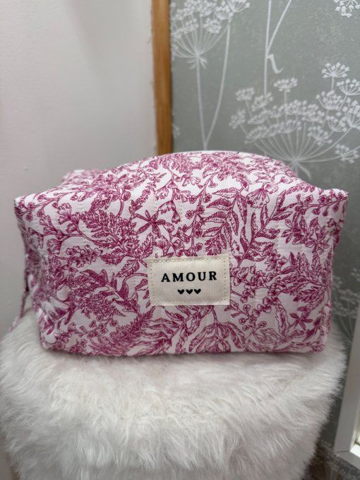 Trousse de toilette fleurie rose