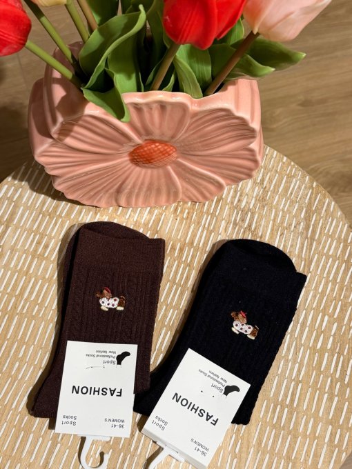 Chaussettes brodées chien 