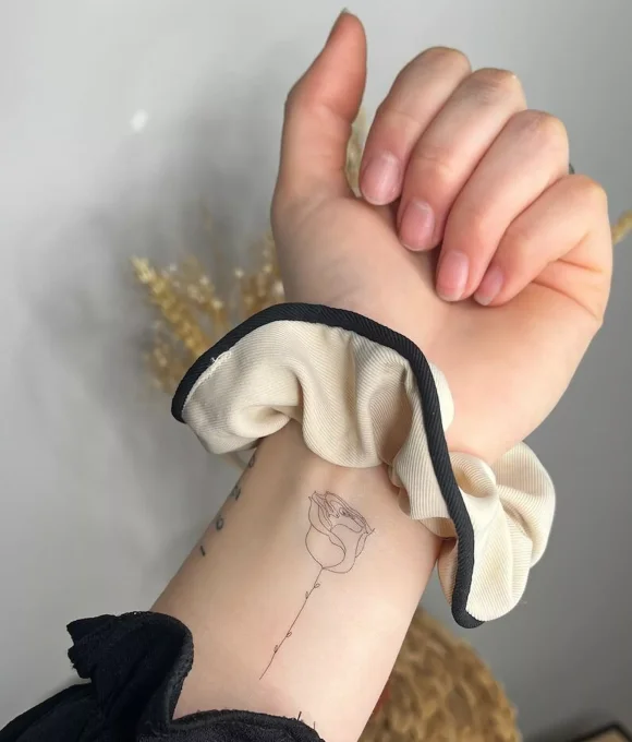 Tatouage éphémère : Rose